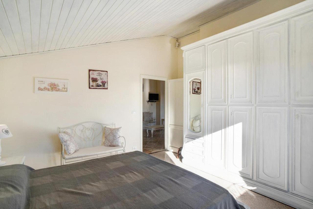 Ferienwohnung Le Casasse Imperia Exterior foto